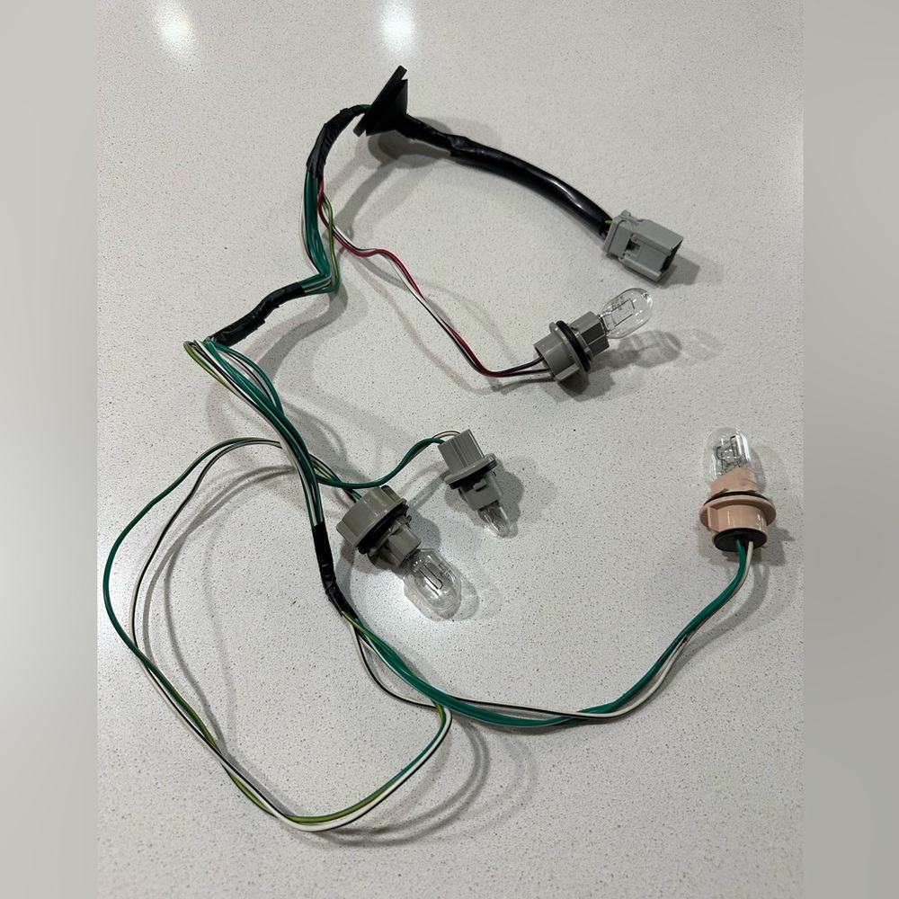 02 Honda CRV Tail Light Wiring Harness Assembly.